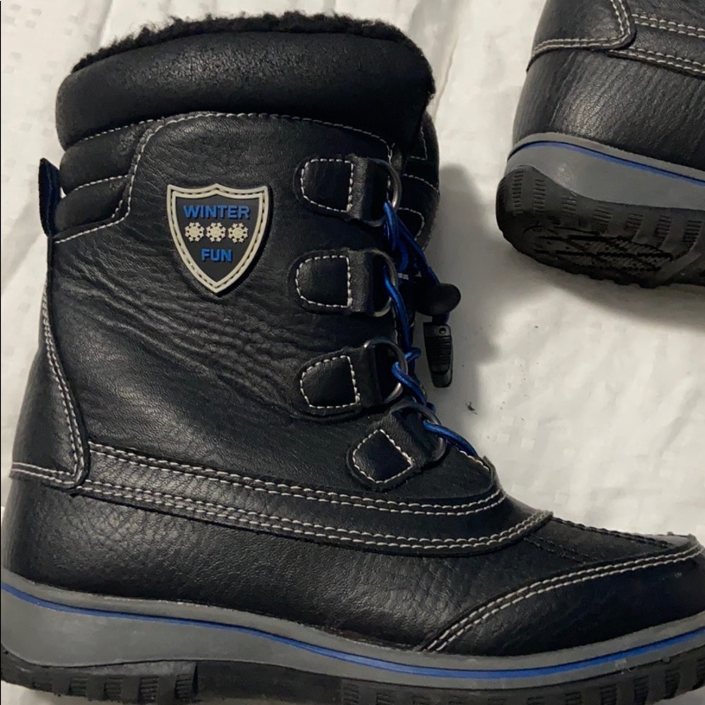 Khombu boy boots